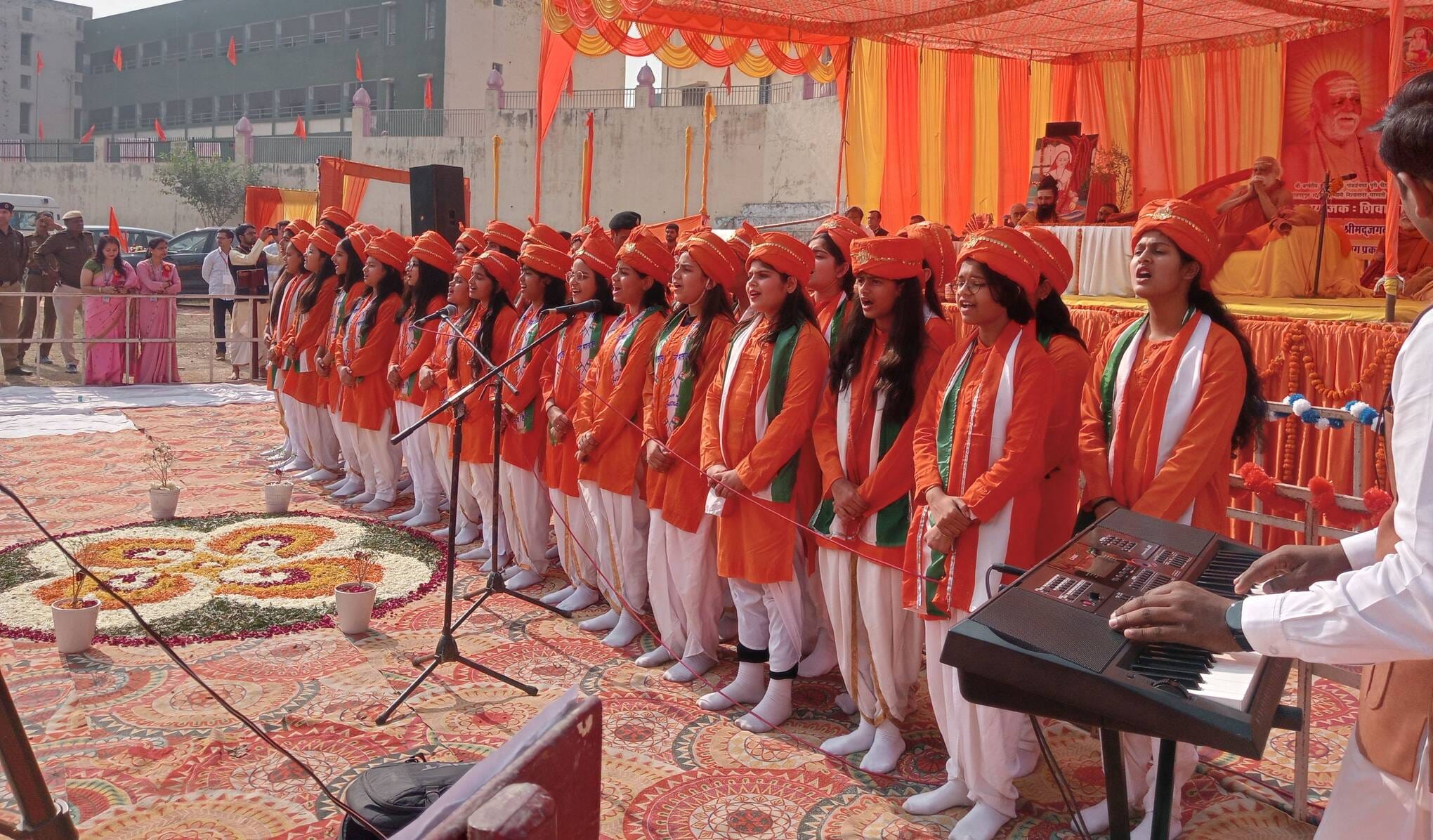फोटो 30- सोनीपत के शंभू दयाल स्कूल में श्री जगतगुरु शंकराचार्य स्वागत समिति व शिवाला शंभू दयाल 