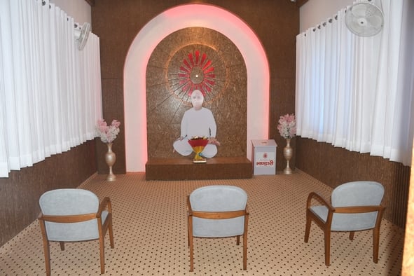गुलजार उपवन में बृहस्पतिवार को पूरे दिन चलती रहीं राष्ट्रपति के कार्यक्रम के लिए तैयारियां।  