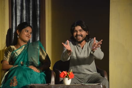 ''घर का न घाट का'' के मंचन ने गुदगुदाया ''घर का न घाट का'' के मंचन ने गुदगुदाया