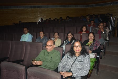 ''घर का न घाट का'' के मंचन ने गुदगुदाया ''घर का न घाट का'' के मंचन ने गुदगुदाया