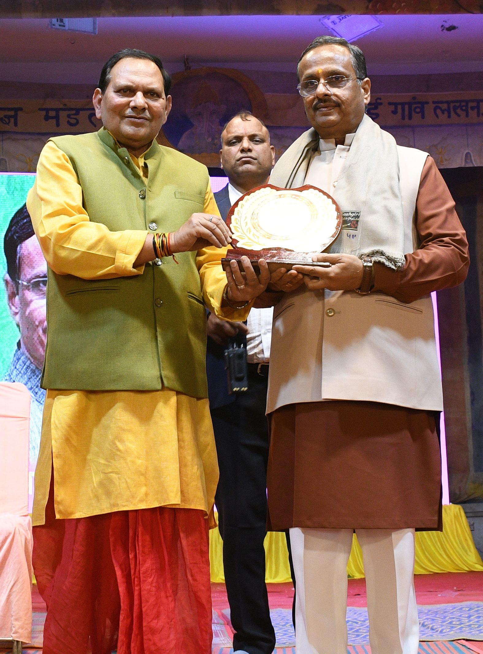 इंदिरानगर के अमराई गांव में बृहस्पतिवार को 110वें धनुष यज्ञ महोत्सव का शुभारंभ हुआ।