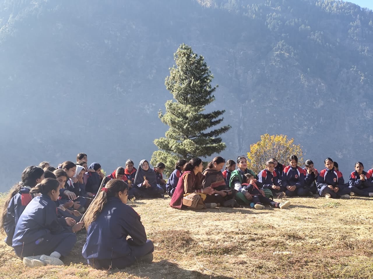 किश्तवाड़ युवा सेवाएं एवं खेल विभाग ने अंतर-ज़ोन स्तरीय आवासीय ट्रैकिंग अभियान के चौथे दिन की ग