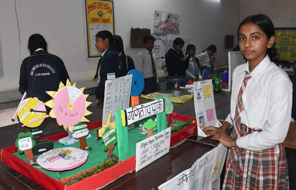 मंडलीय विज्ञान प्रदर्शनी में बाल वैज्ञानिकों ने सोलर पैनल आधारित नवाचार मॉडल्स पेश कर सभी का ध्