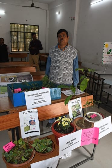 मंडलीय विज्ञान प्रदर्शनी में बाल वैज्ञानिकों ने सोलर पैनल आधारित नवाचार मॉडल्स पेश कर सभी का ध्