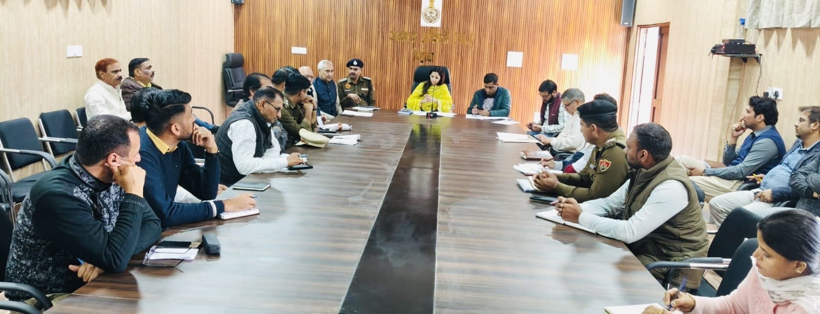 पिहोवा। उपमंडल में जिलास्तरीय गीता जयंती महोत्सव के आयोजन को लेकर अधिकारियों की बैठक लेती तहसी