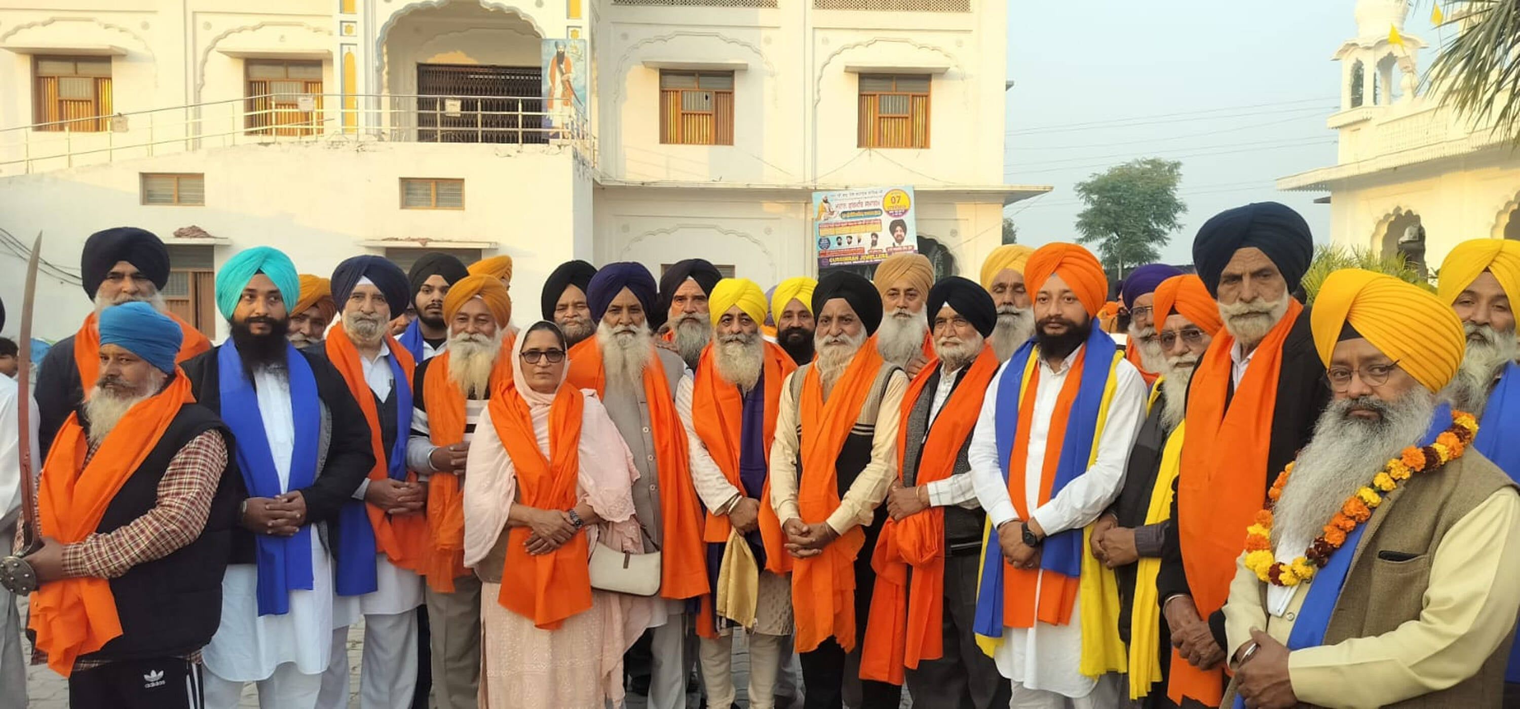 शाहाबाद। ऐतिहासिक गुरुद्वारा श्री मंजी साहिब के बाहर नगरकीर्तन के स्वागत में खड़ी संगत। विज्ञप्त शाहाबाद। ऐतिहासिक गुरुद्वारा श्री मंजी साहिब के बाहर नगरकीर्तन के स्वागत में खड़ी संगत। विज्ञप्त