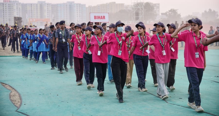 शुक्रवार को राष्ट्रपति के कार्यक्रम के लिए मार्च पास्ट का रिहर्सल करते स्काउट-गाइड। शुक्रवार को राष्ट्रपति के कार्यक्रम के लिए मार्च पास्ट का रिहर्सल करते स्काउट-गाइड।