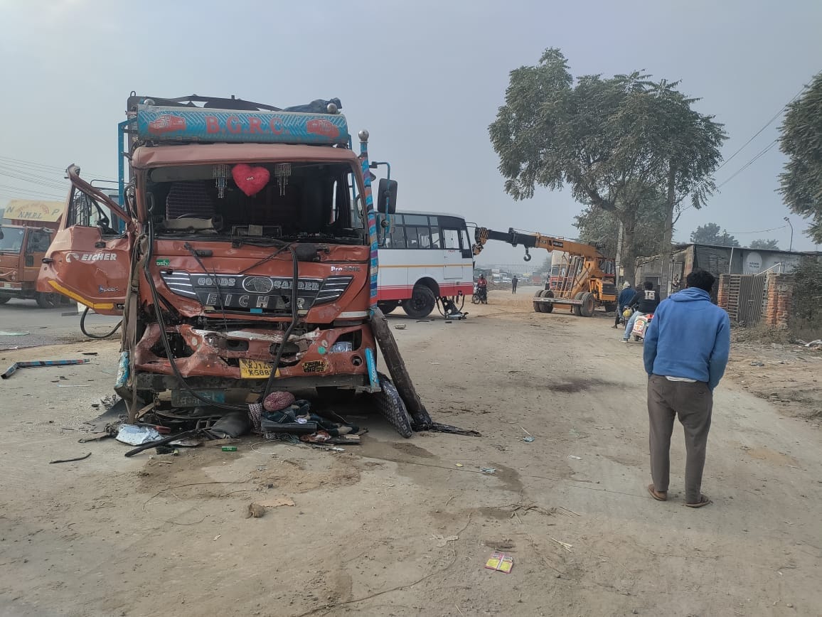 दिल्ली-जयपुर हाईवे पर लगा जाम। संवाद