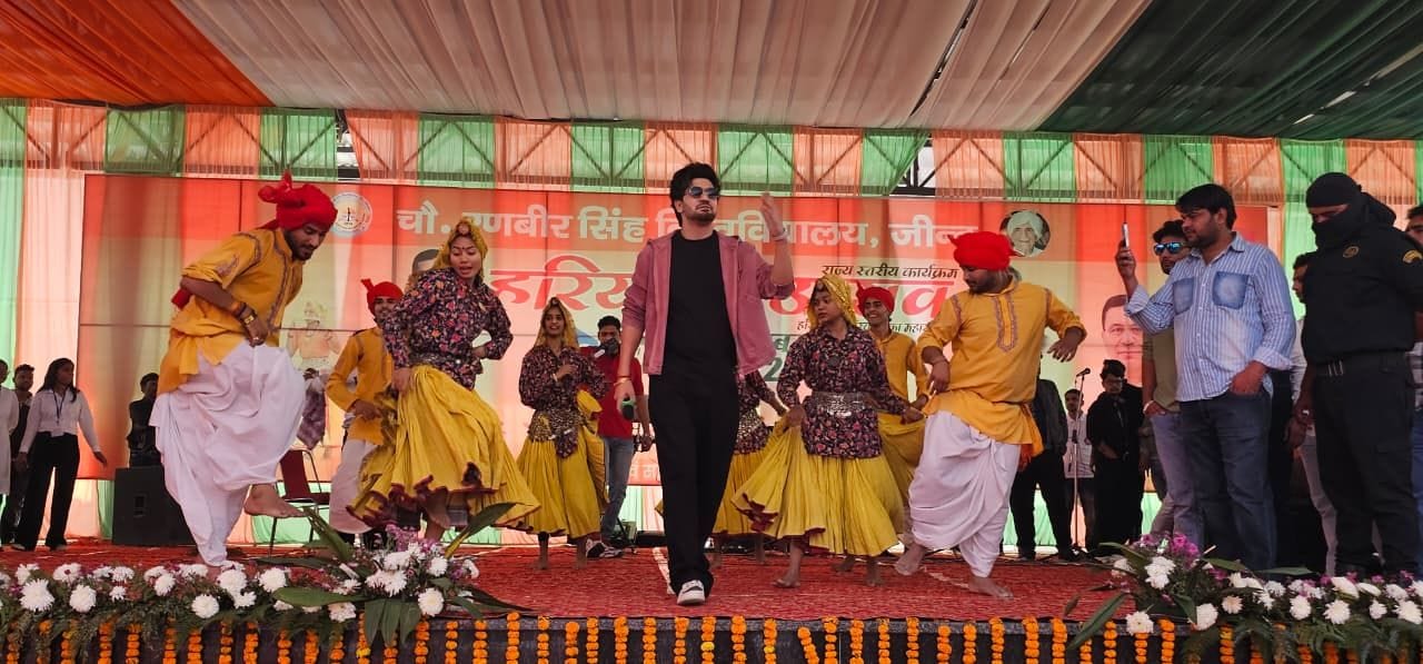 28जेएनडी10 : सीआरएसयू में आयोजित हरियाणवी उत्सव में मौजूद पूर्व राज्य सभा सांसद डीपी वत्स और कु 28जेएनडी10 : सीआरएसयू में आयोजित हरियाणवी उत्सव में मौजूद पूर्व राज्य सभा सांसद डीपी वत्स और कु