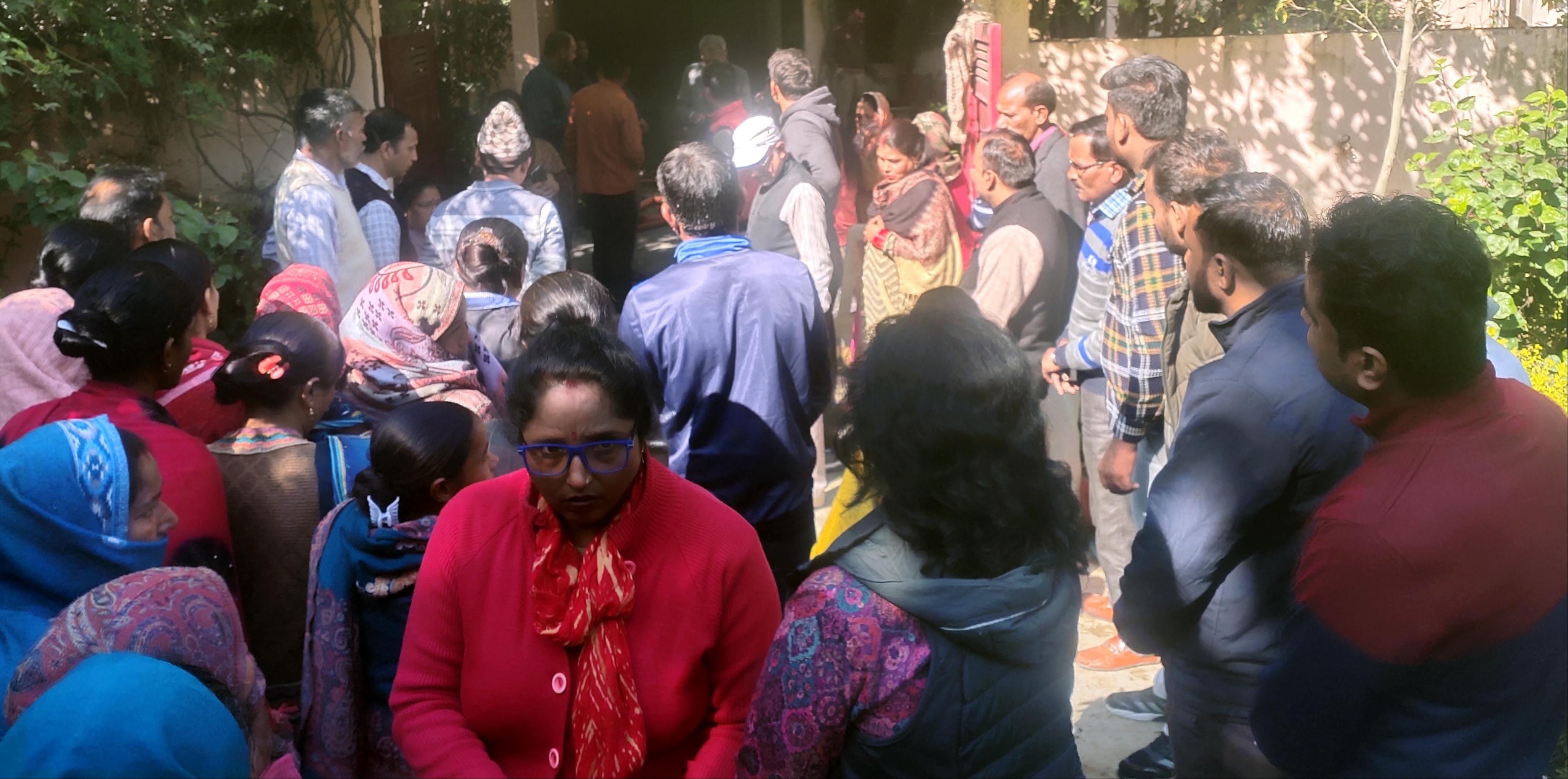 बिजनौर के मॉडर्न ऐरा पब्लिक स्कूल की प्रधानाचार्या के आवास में लगी आग में झुलसने से उनकी मां 