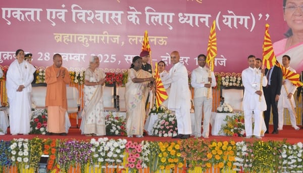ब्रह्माकुमारीज के समारोह में मौजूद राष्ट्रपति द्रौपदी मुर्मू, राज्यपाल आनंदीबेन पटेल, मुख्यमंत्