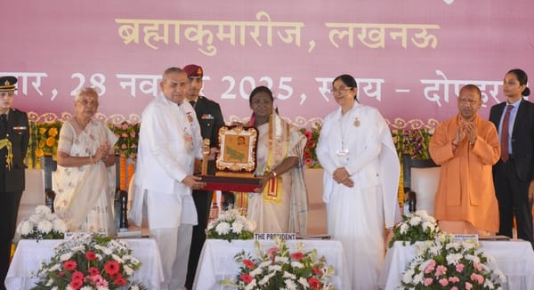 ब्रह्माकुमारीज के समारोह में मौजूद राष्ट्रपति द्रौपदी मुर्मू, राज्यपाल आनंदीबेन पटेल, मुख्यमंत्