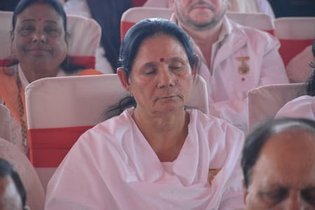 ब्रह्माकुमारीज के समारोह में मौजूद राष्ट्रपति द्रौपदी मुर्मू, राज्यपाल आनंदीबेन पटेल, मुख्यमंत्