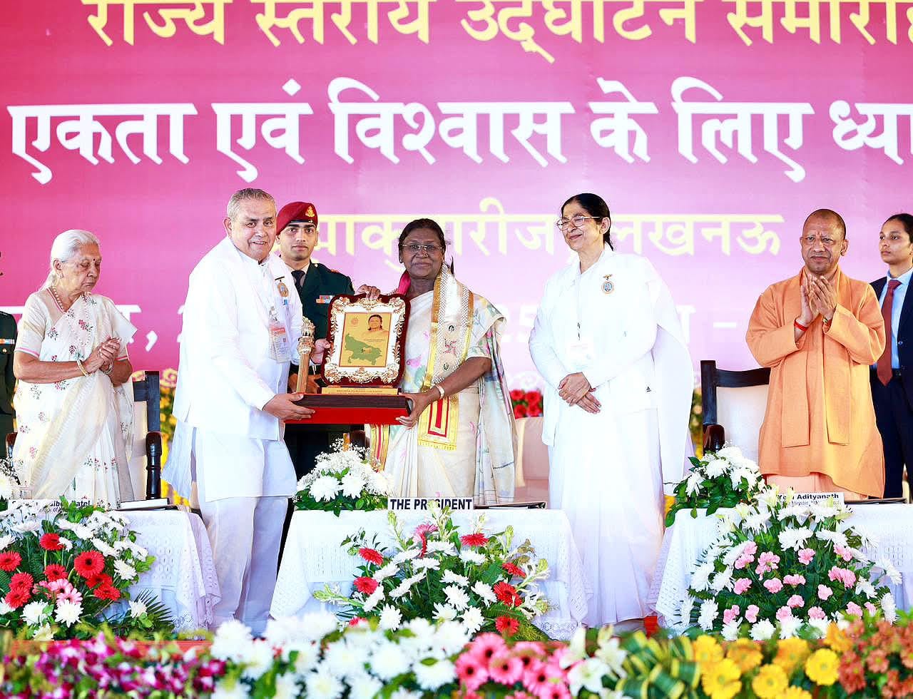 ब्रह्माकुमारीज के समारोह में मौजूद राष्ट्रपति द्रौपदी मुर्मू, राज्यपाल आनंदीबेन पटेल, मुख्यमंत्