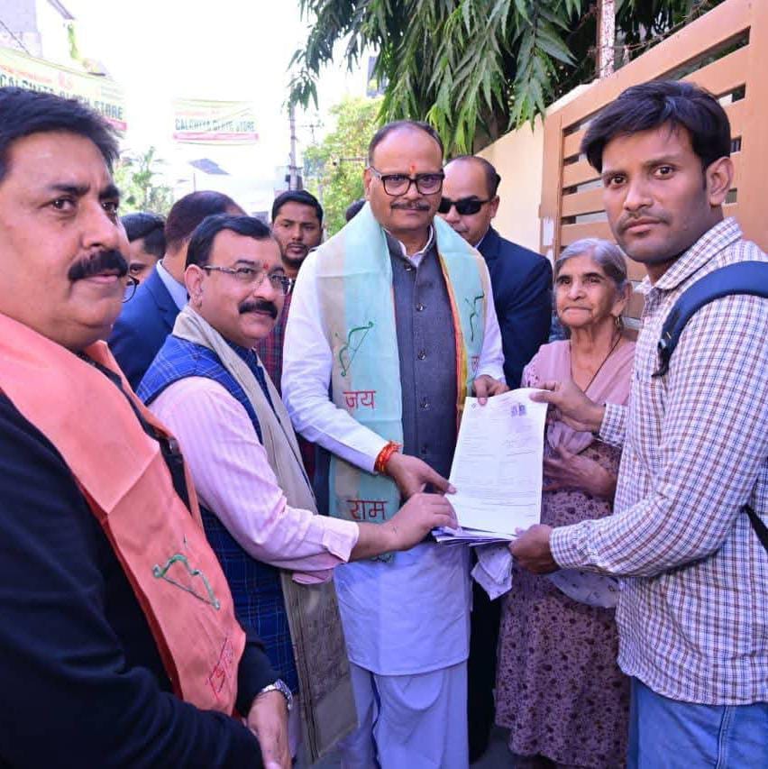 एसआईआर के लिए जागरूक करते डिप्टी सीएम ब्रजेश पाठक। एसआईआर के लिए जागरूक करते डिप्टी सीएम ब्रजेश पाठक।