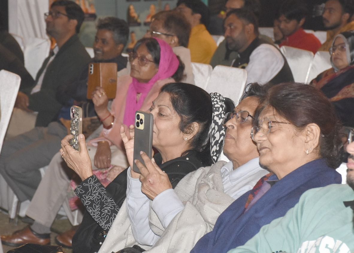 कोसल लिटरेचर फेस्टिवल के दूसरे दिन की झलकियां।