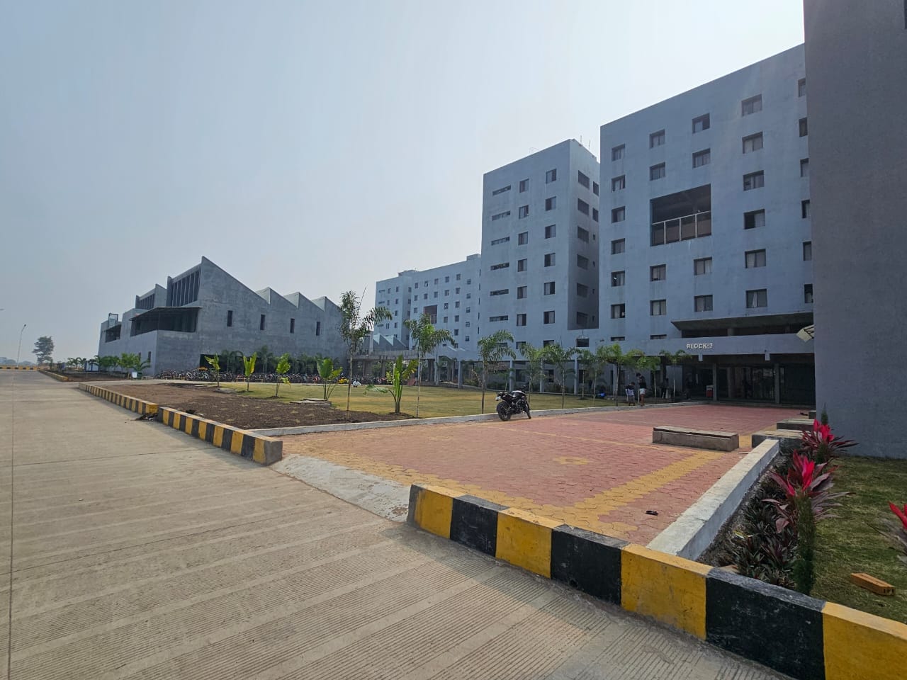 नोटिसों को ‘रद्दी कागज़’’ समझ रहा वीआईटी प्रबंधन