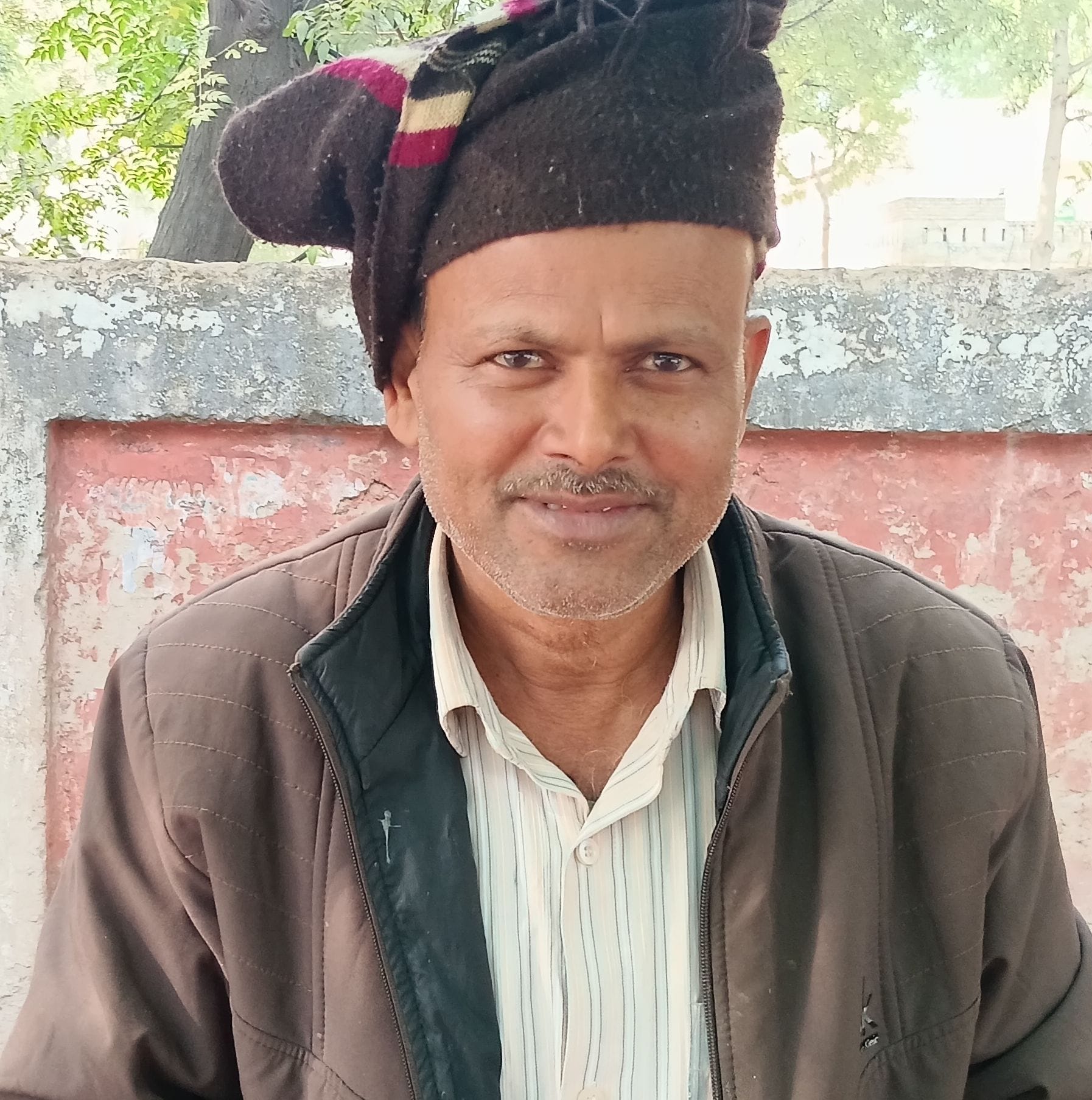 फोटो संख्या:70- रेलवे रोड पर रेहड़ी में रखी शकरकंदी---संवाद