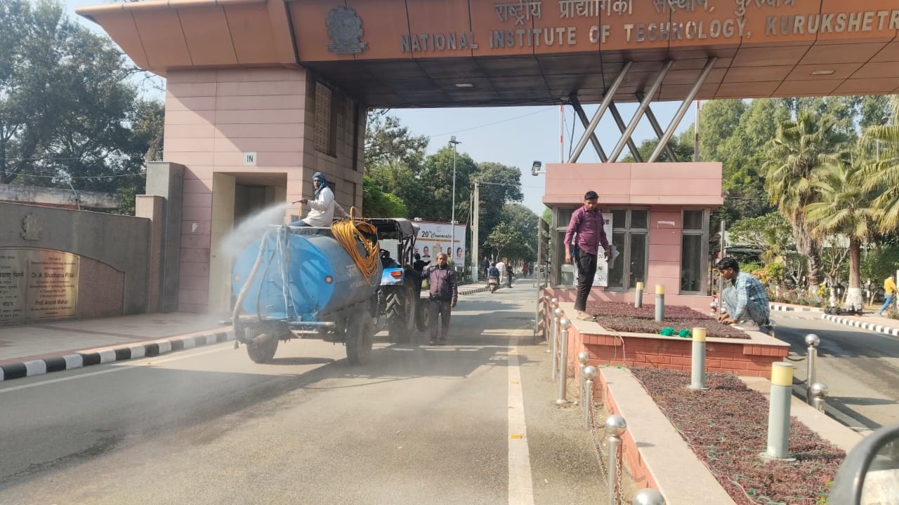 कुरुक्षेत्र। दीक्षांत समारोह को लेकर ओएटी में सजाया गया मुख्य मंच। संवाद