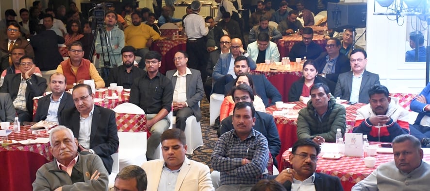 कार्यक्रम में पहुंचे लोग। कार्यक्रम में पहुंचे लोग।