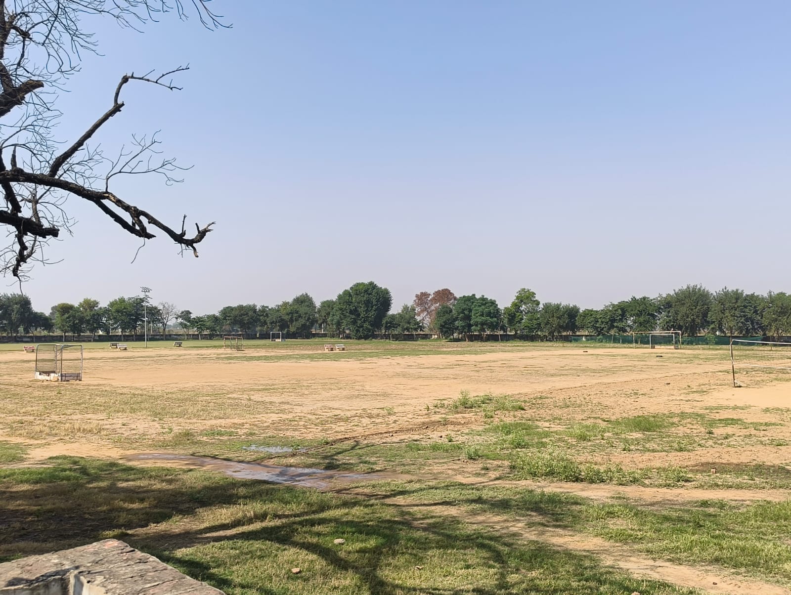 मिनी खेल स्टेडियम का भवन। संवाद मिनी खेल स्टेडियम का भवन। संवाद