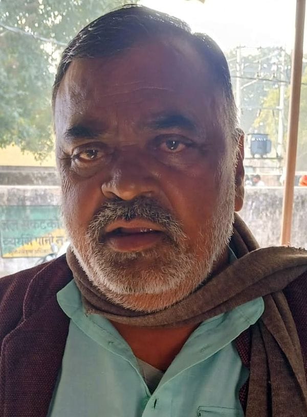 फोटो 30 एमएएचपी 11 परिचय-साधन सहकारी समिति में यूरिया खाद लेने के लिए जुटी किसानों की भीड़। संव फोटो 30 एमएएचपी 11 परिचय-साधन सहकारी समिति में यूरिया खाद लेने के लिए जुटी किसानों की भीड़। संव