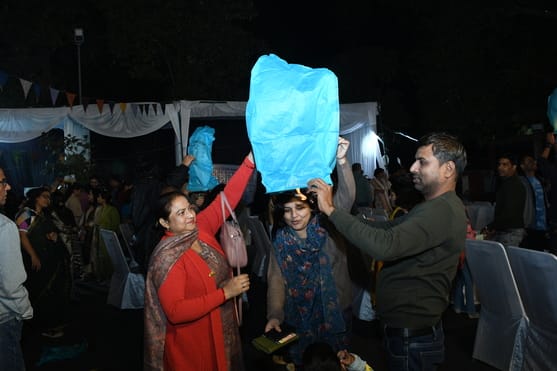कबीर महोत्सव में शहरवासी।