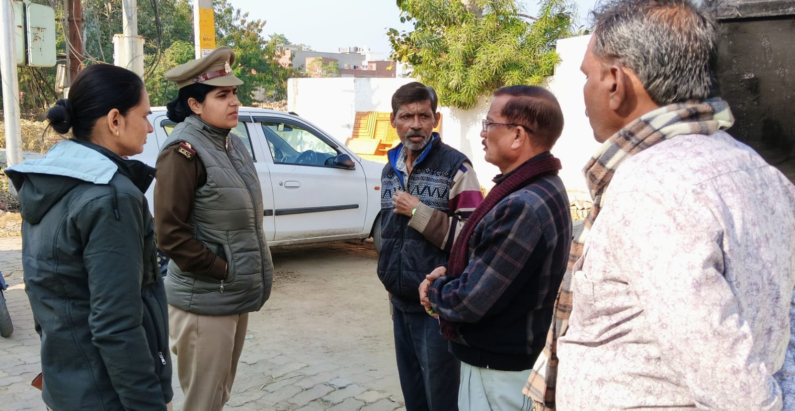 कस्बे से सैफपुर कर्मचंदपुर गांव जाने वाली सड़क का होता चौड़ीकरण स्रोत संवाद कस्बे से सैफपुर कर्मचंदपुर गांव जाने वाली सड़क का होता चौड़ीकरण स्रोत संवाद