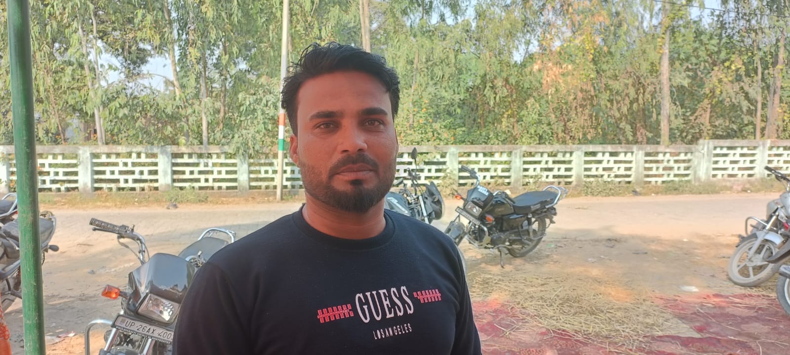 शहर के खंड कार्यालय पर पसरा सन्नाटा। संवाद