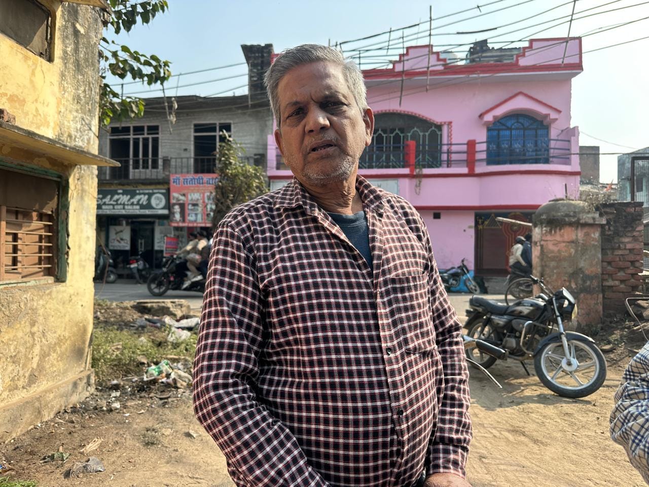 शहर के खंड कार्यालय पर पसरा सन्नाटा। संवाद