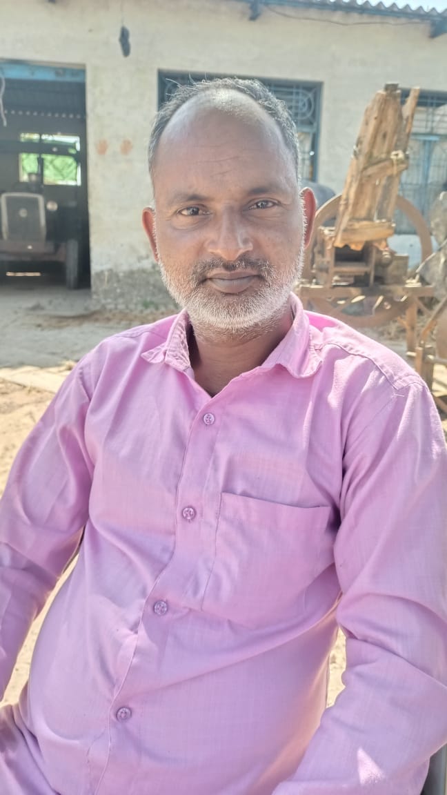 शहर के पीलीभीत-बीसलपुर हाईवे पर खड़े गन्ना भरे वाहन। संवाद शहर के पीलीभीत-बीसलपुर हाईवे पर खड़े गन्ना भरे वाहन। संवाद