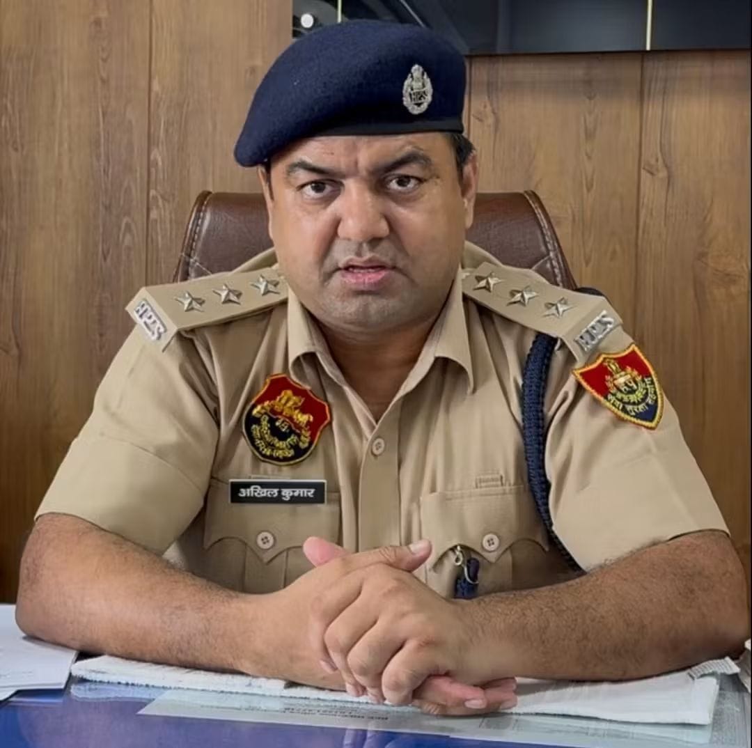 01jjrp20- नेशनल हाईवे 352 पर बनाए गए अवैध कटों से गुजरता वाहन चालक। संवाद 01jjrp20- नेशनल हाईवे 352 पर बनाए गए अवैध कटों से गुजरता वाहन चालक। संवाद