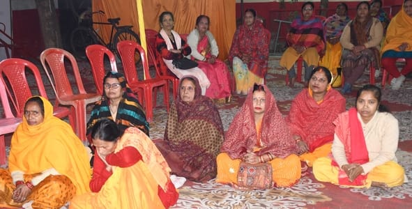 बालागंज के सिटी कॉन्वेंट इंटर कॉलेज में सोमवार को गायत्री यज्ञ और भजन संध्या का आयोजन किया गया।