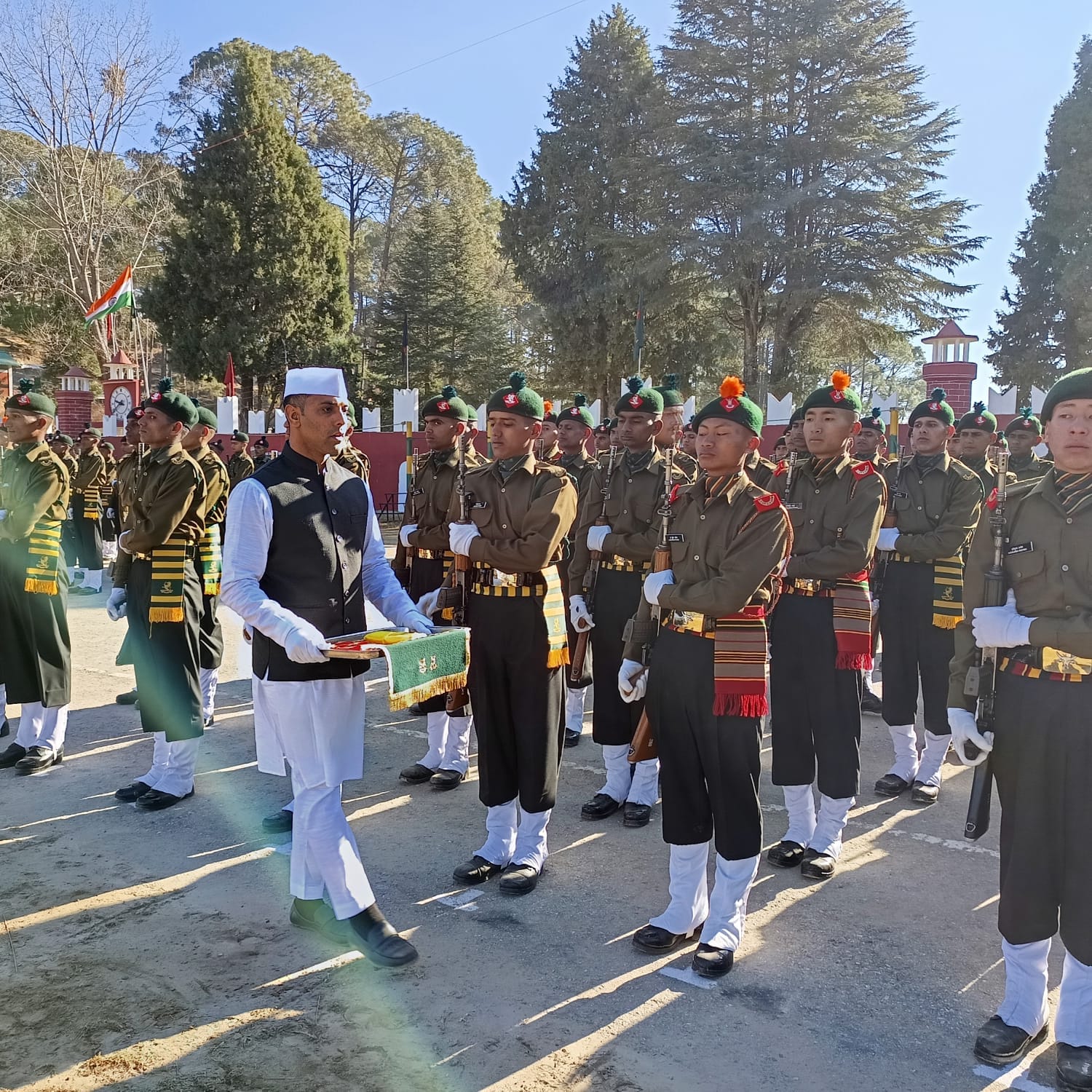 फोटो - 02एएलएम 10पी - परेड के दौरान मौजूद परिजन। संवाद फोटो - 02एएलएम 10पी - परेड के दौरान मौजूद परिजन। संवाद