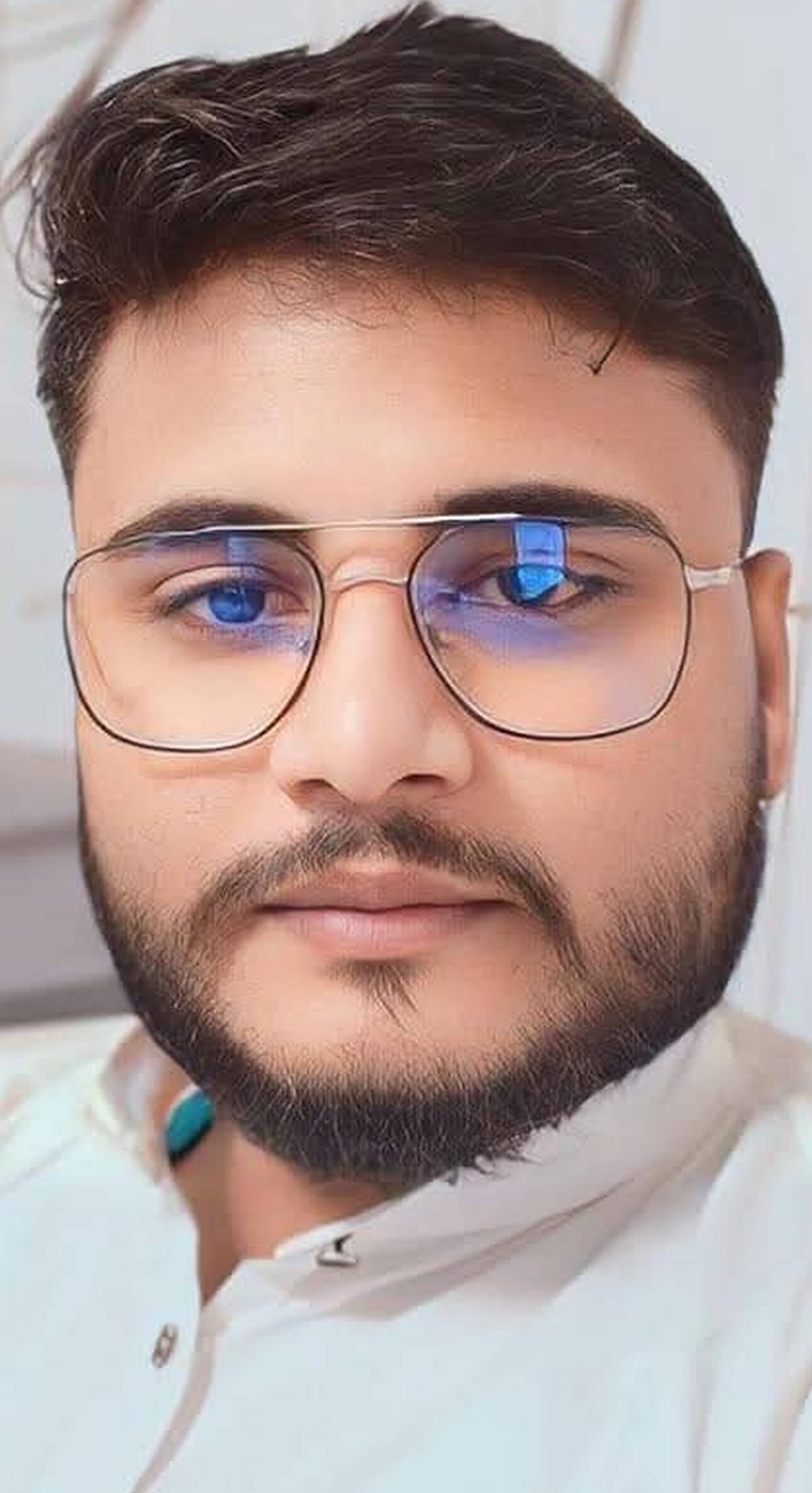 फोटो-03-हादसास्थल खजुहा कस्बे में रोड के किनारे रखा ट्रांसफार्मर। संवाद