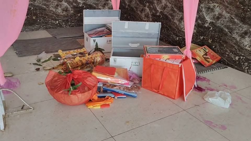 मुंह मांगा दहेज न मिलने पर बिना विदाई के वापिस लौटी बारात। लड़की पक्ष ने जमकर मचाया हंगामा, घंट