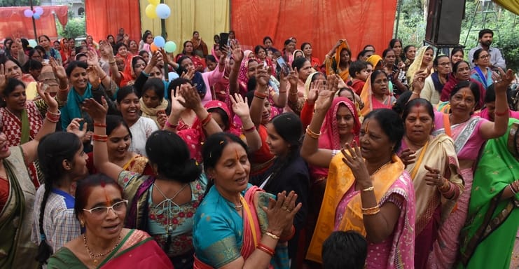 सीतापुर रोड योजना कॉलोनी स्थित विश्वनाथ मंदिर में चल रही श्रीमद्भागवत कथा के पांचवें दिन कथाव्य सीतापुर रोड योजना कॉलोनी स्थित विश्वनाथ मंदिर में चल रही श्रीमद्भागवत कथा के पांचवें दिन कथाव्य