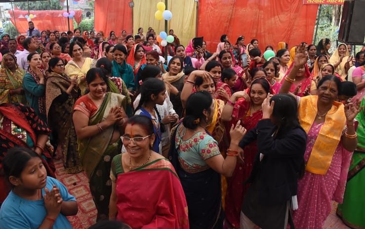 सीतापुर रोड योजना कॉलोनी स्थित विश्वनाथ मंदिर में चल रही श्रीमद्भागवत कथा के पांचवें दिन कथाव्य सीतापुर रोड योजना कॉलोनी स्थित विश्वनाथ मंदिर में चल रही श्रीमद्भागवत कथा के पांचवें दिन कथाव्य