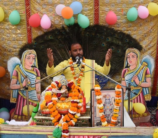 सीतापुर रोड योजना कॉलोनी स्थित विश्वनाथ मंदिर में चल रही श्रीमद्भागवत कथा के पांचवें दिन कथाव्य सीतापुर रोड योजना कॉलोनी स्थित विश्वनाथ मंदिर में चल रही श्रीमद्भागवत कथा के पांचवें दिन कथाव्य