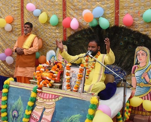 सीतापुर रोड योजना कॉलोनी स्थित विश्वनाथ मंदिर में चल रही श्रीमद्भागवत कथा के पांचवें दिन कथाव्य सीतापुर रोड योजना कॉलोनी स्थित विश्वनाथ मंदिर में चल रही श्रीमद्भागवत कथा के पांचवें दिन कथाव्य