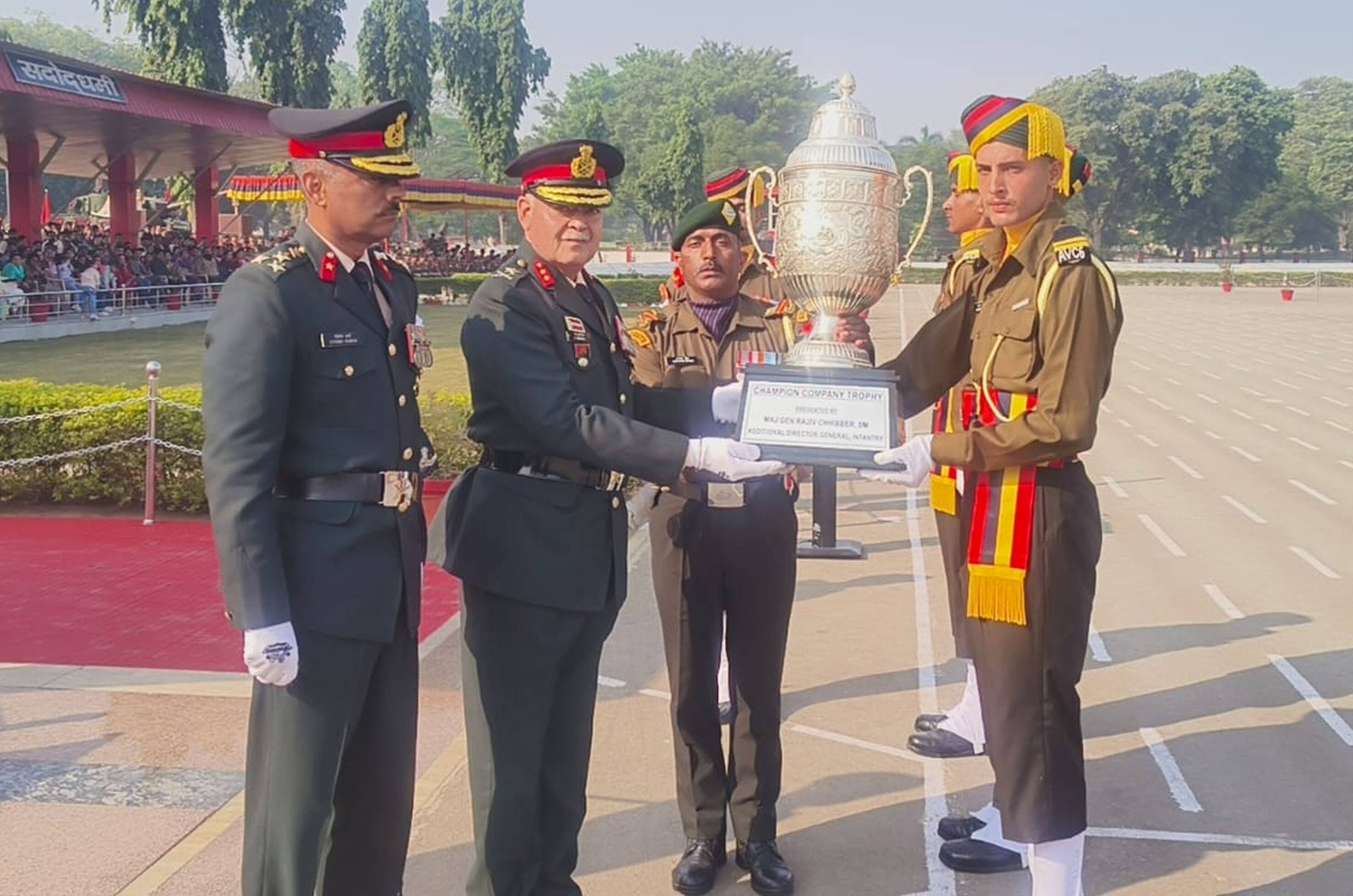 40-डोगरा रेजिमेंट सेंटर में आयोजित पासिंग आउट परेड में मौजूद रिक्रूट के जवान।-संवाद