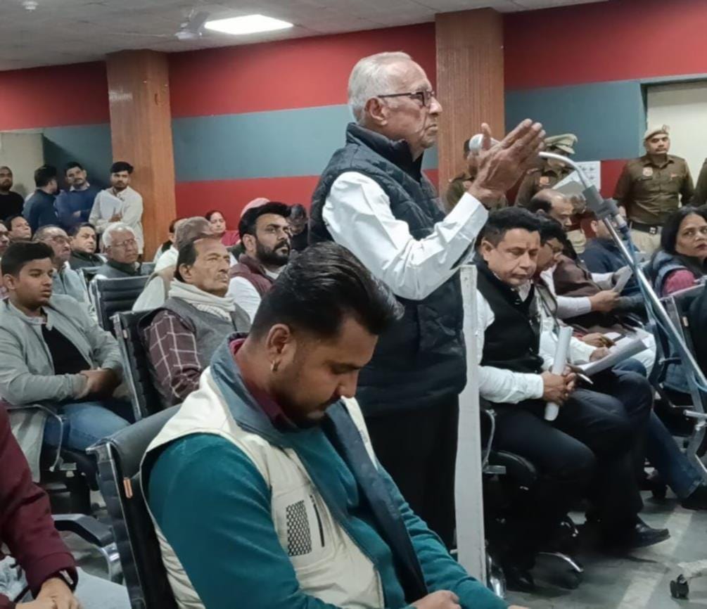 कुरुक्षेत्र। बैठक में शिकायत सुनते हुए खाद्य उपभोक्ता मंत्री राजेश नागर। संवाद कुरुक्षेत्र। बैठक में शिकायत सुनते हुए खाद्य उपभोक्ता मंत्री राजेश नागर। संवाद