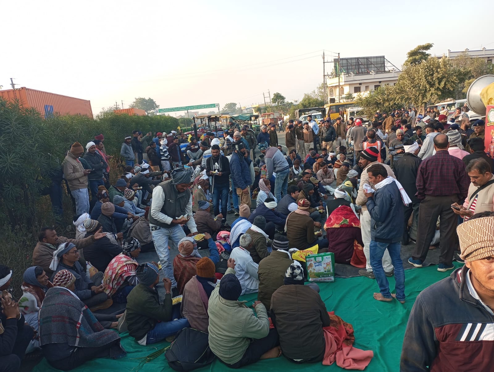 राष्ट्रीय किसान मजदूर महासंघ द्वारा 1 दिसंबर को NH 52 पर किए चक्काजाम में 17 नामजद सहित 700 अज्