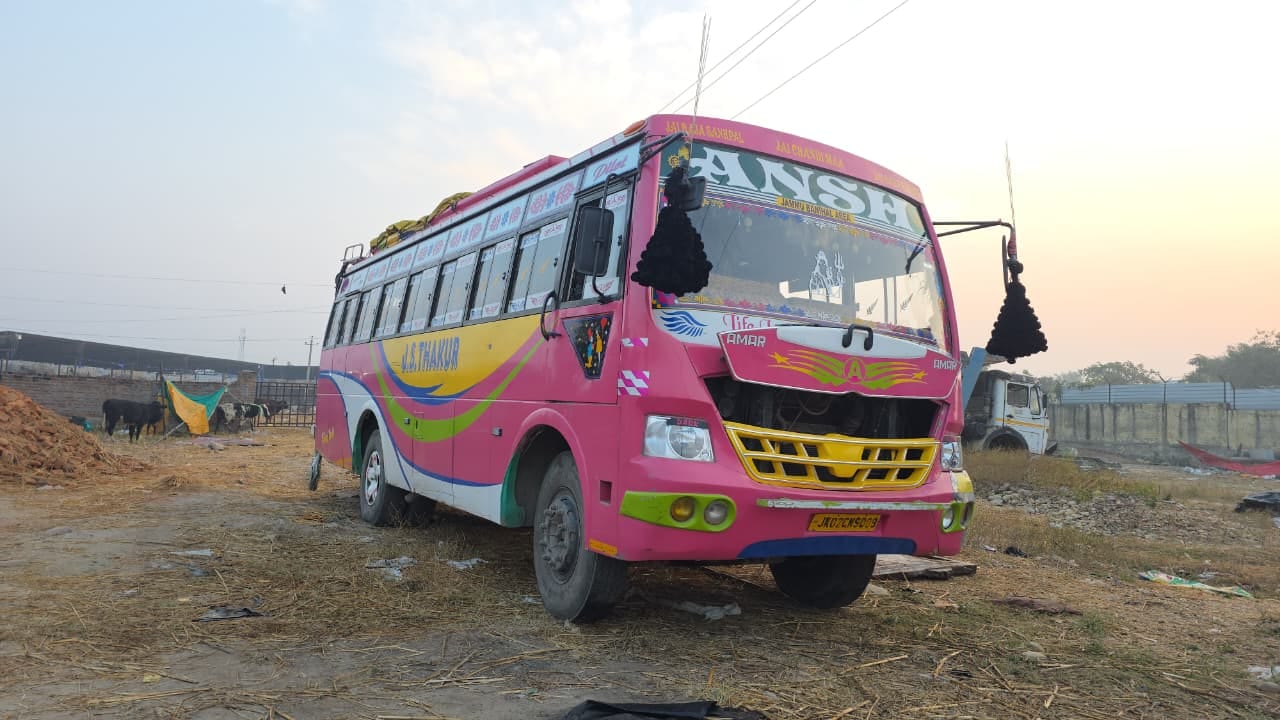 सांबा। बस में पशु तस्करी करते तस्कर