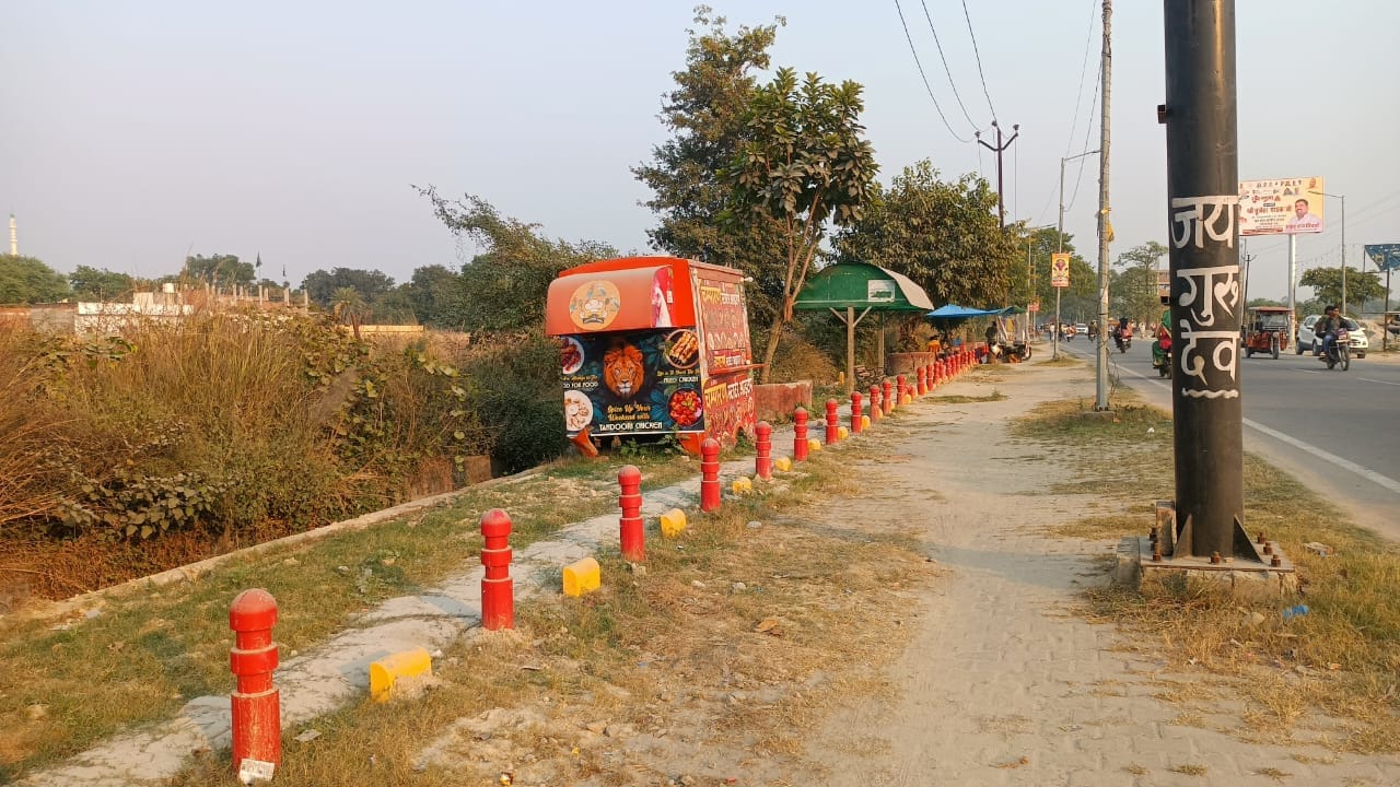 शुगर मिल चौराहे के पास बना वेंडर जोन-संवाद