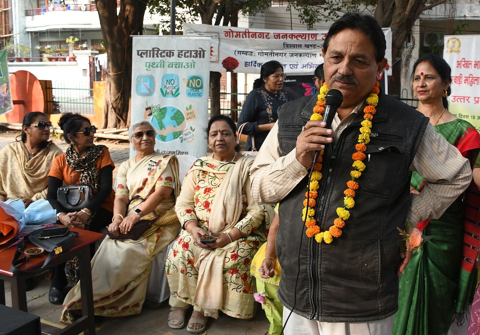 अमर उजाला की ओर से अपराजिता कार्यक्रम के तहत बुधवार को गोमतीनगर के विश्वास खंड-3 स्थित शिवाजी प अमर उजाला की ओर से अपराजिता कार्यक्रम के तहत बुधवार को गोमतीनगर के विश्वास खंड-3 स्थित शिवाजी प