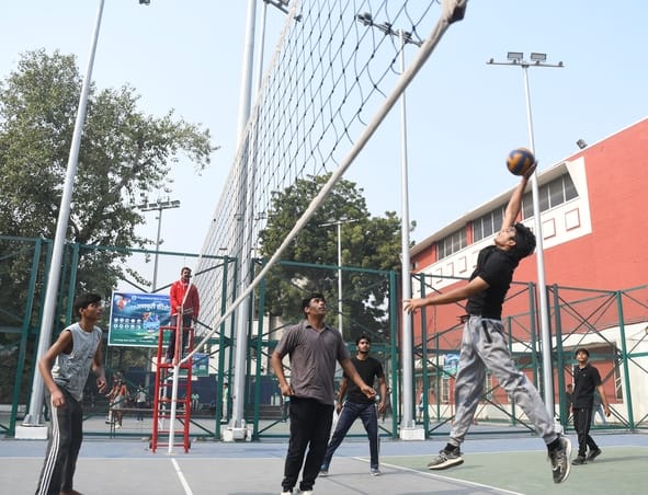 केडी सिंह बाबू स्टेडियम में स्कूल गेम्स के अंतर्गत वाॅलीबाल स्पर्धा के एक मैच में अंक हासिल कर केडी सिंह बाबू स्टेडियम में स्कूल गेम्स के अंतर्गत वाॅलीबाल स्पर्धा के एक मैच में अंक हासिल कर