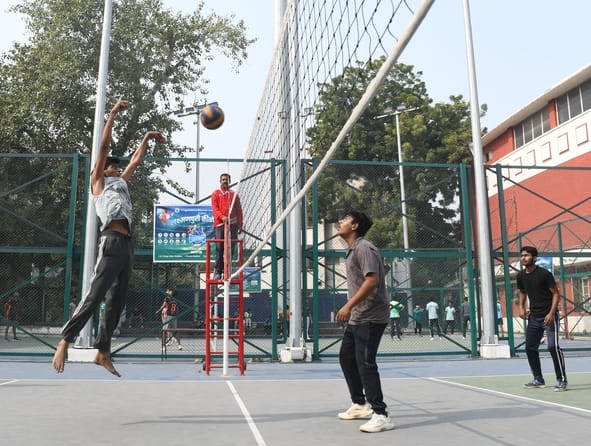 केडी सिंह बाबू स्टेडियम में स्कूल गेम्स के अंतर्गत वाॅलीबाल स्पर्धा के एक मैच में अंक हासिल कर केडी सिंह बाबू स्टेडियम में स्कूल गेम्स के अंतर्गत वाॅलीबाल स्पर्धा के एक मैच में अंक हासिल कर