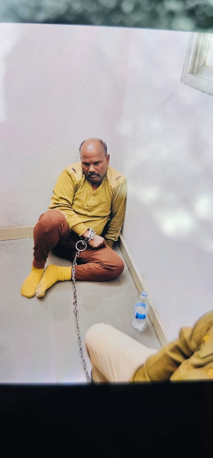 साथी जवान ने अपने दूसरे साथी पुलिसकर्मी को मारी गोली 