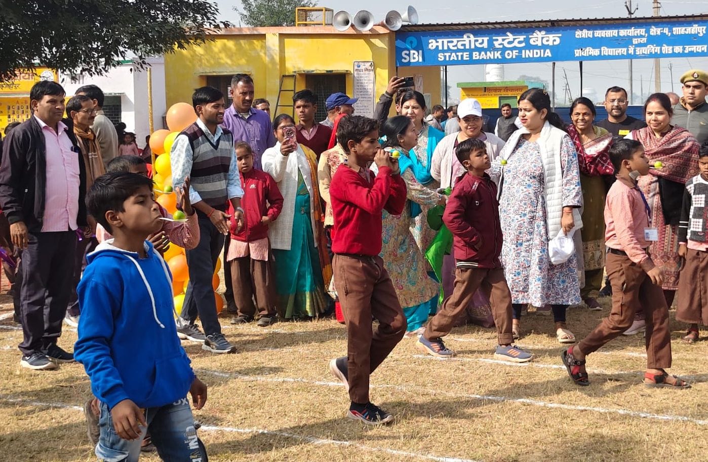 शाहजहांपुर में दिव्यांगों को ट्राई साइकिल भेंट करते विधायक अरविंद सिंह। स्रोत: दिव्यांग विभाग शाहजहांपुर में दिव्यांगों को ट्राई साइकिल भेंट करते विधायक अरविंद सिंह। स्रोत: दिव्यांग विभाग